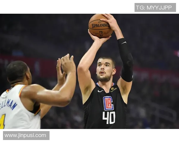 NBA老将保罗遭快船裁员,40岁仍被甩锅,5胜16负引争议 NBA老将保罗遭快船裁员,40岁仍被甩锅,5胜16负引争议